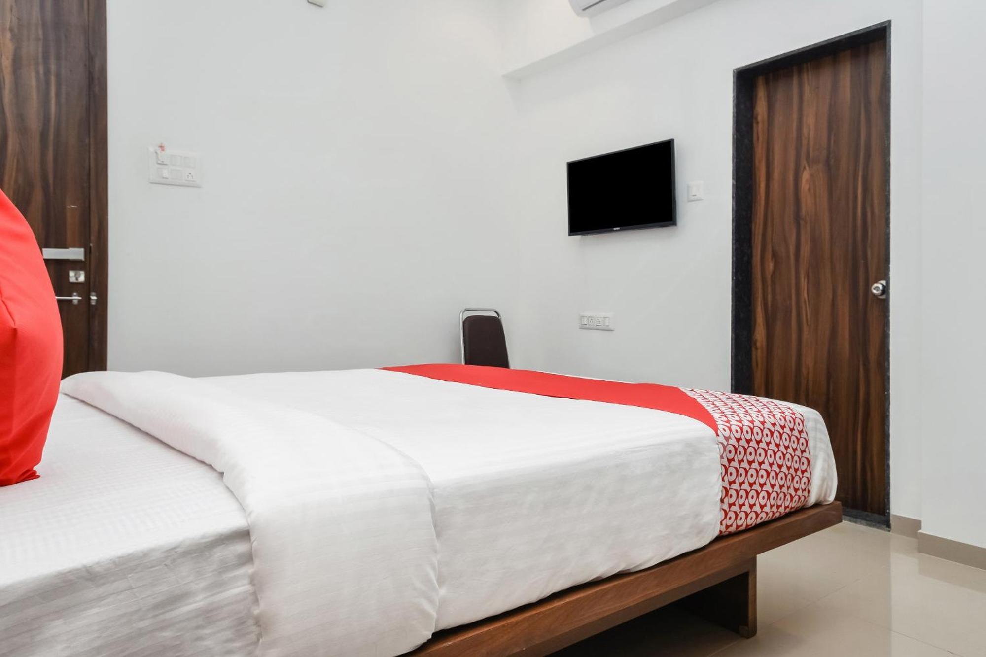 Oyo The Address Hotel Nashik Exterior photo