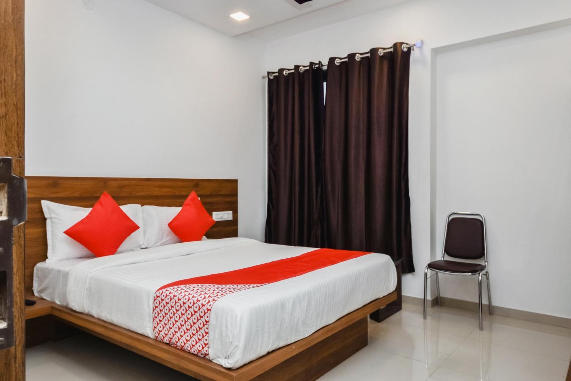 Oyo The Address Hotel Nashik Exterior photo