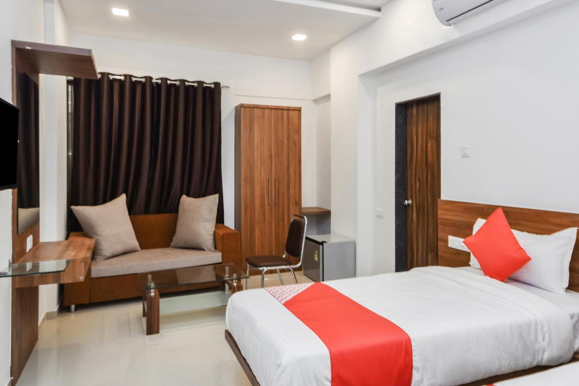 Oyo The Address Hotel Nashik Exterior photo