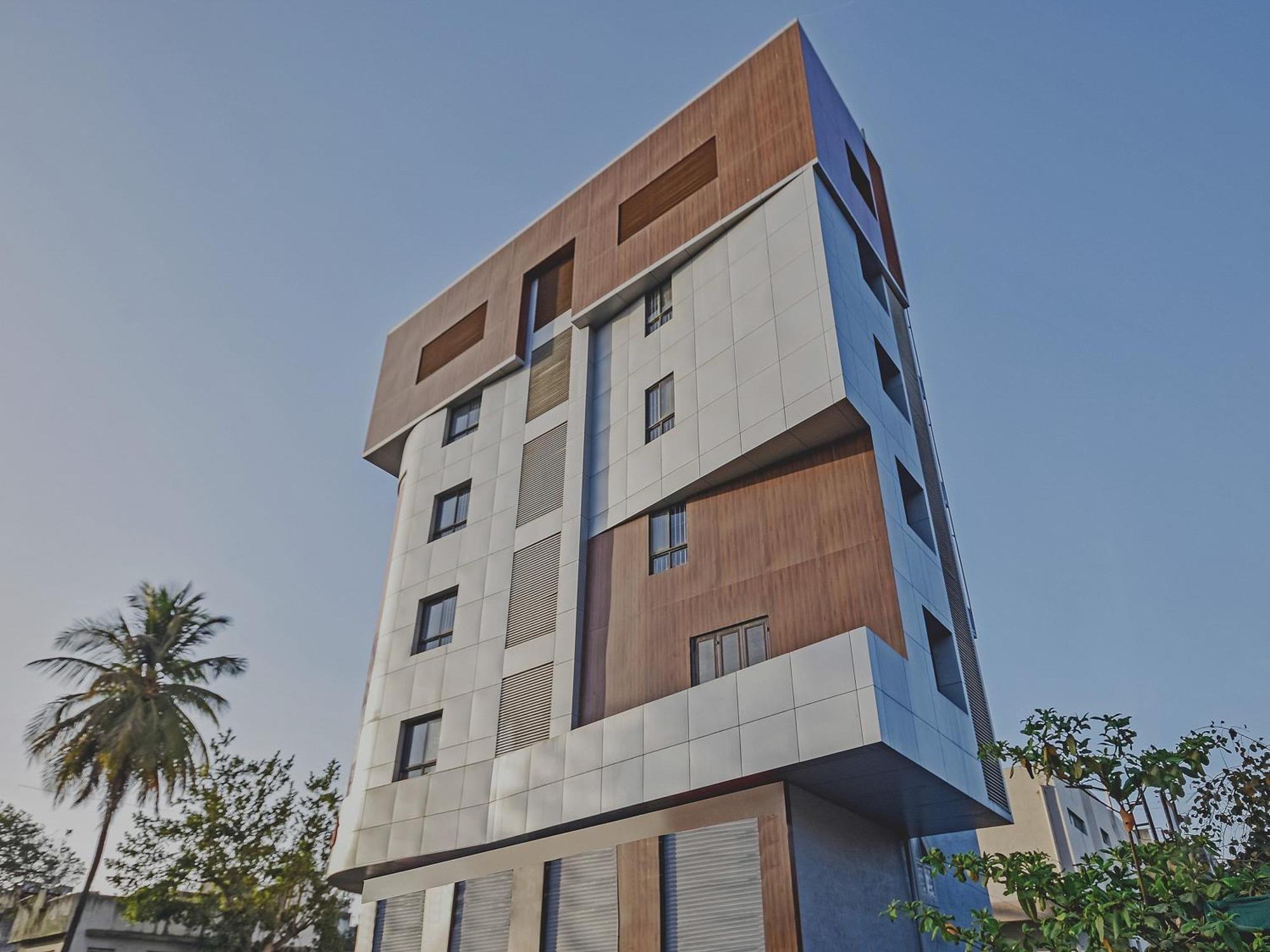 Oyo The Address Hotel Nashik Exterior photo