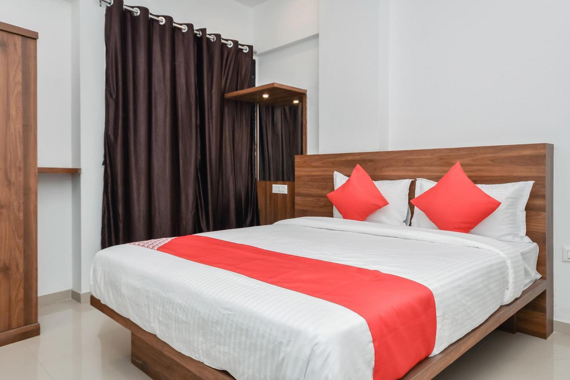 Oyo The Address Hotel Nashik Exterior photo