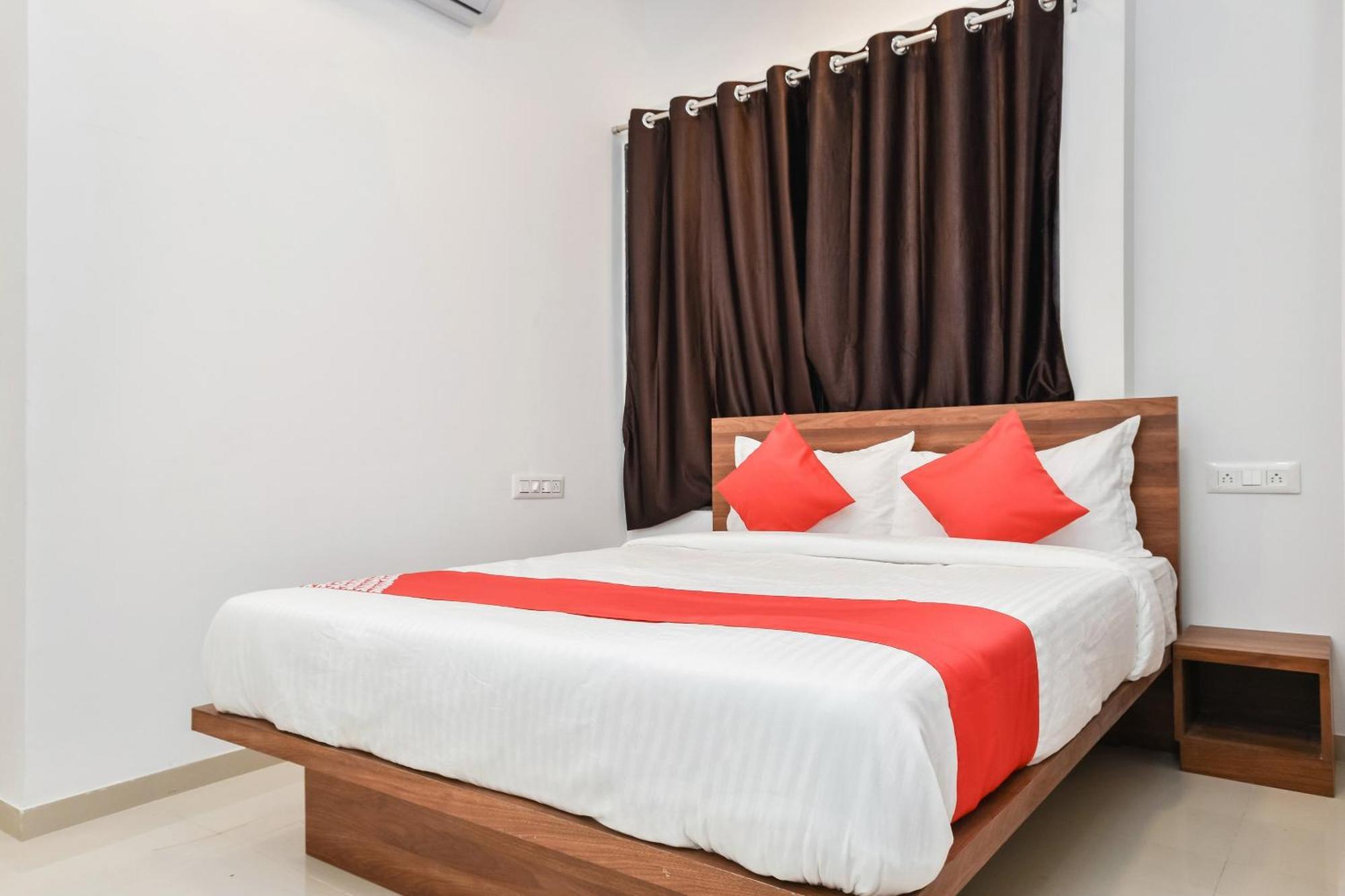 Oyo The Address Hotel Nashik Exterior photo