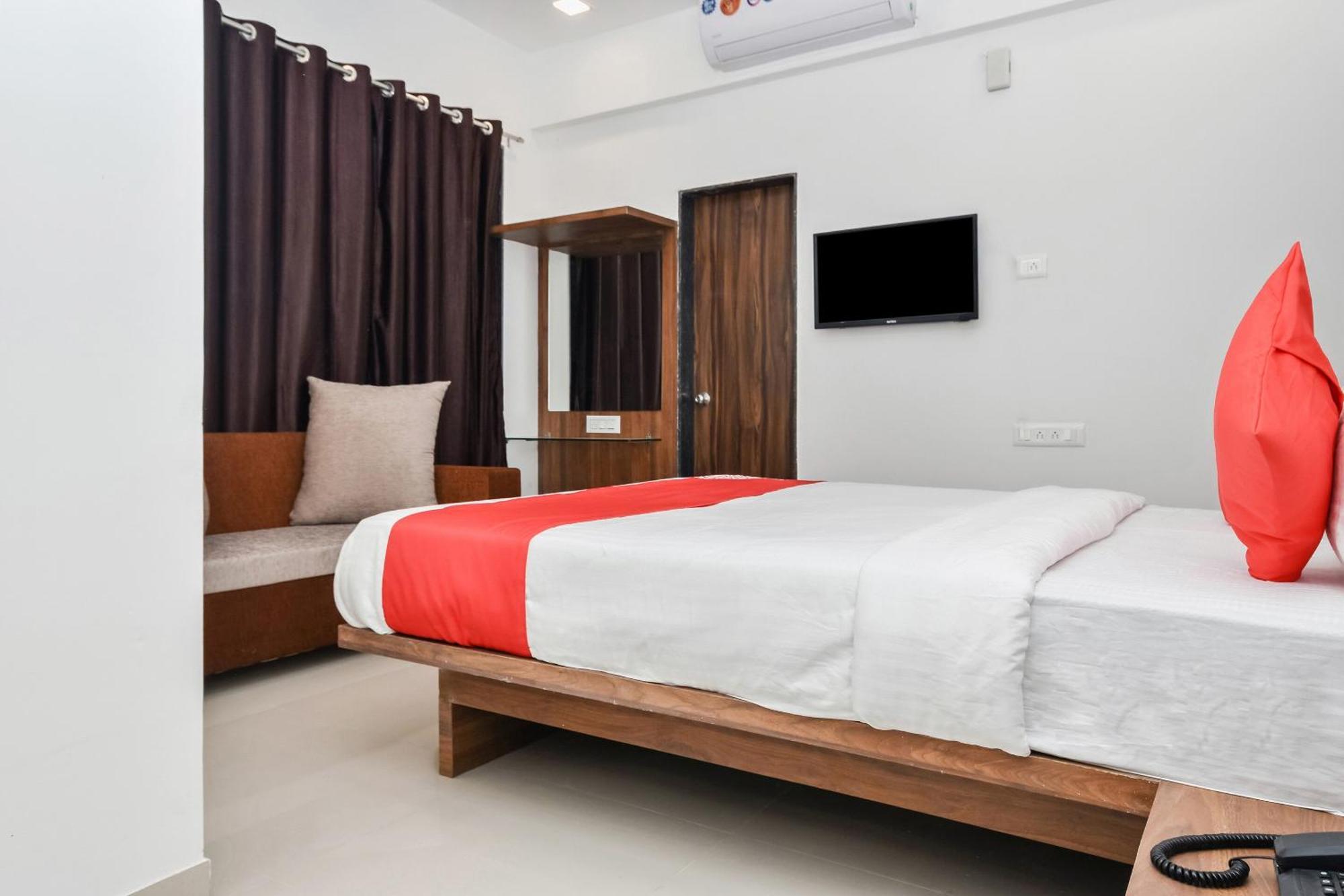 Oyo The Address Hotel Nashik Exterior photo